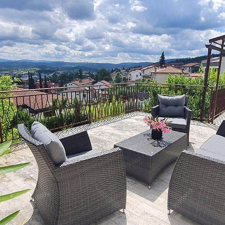 Apartment By The Castle Копер Екстериор снимка