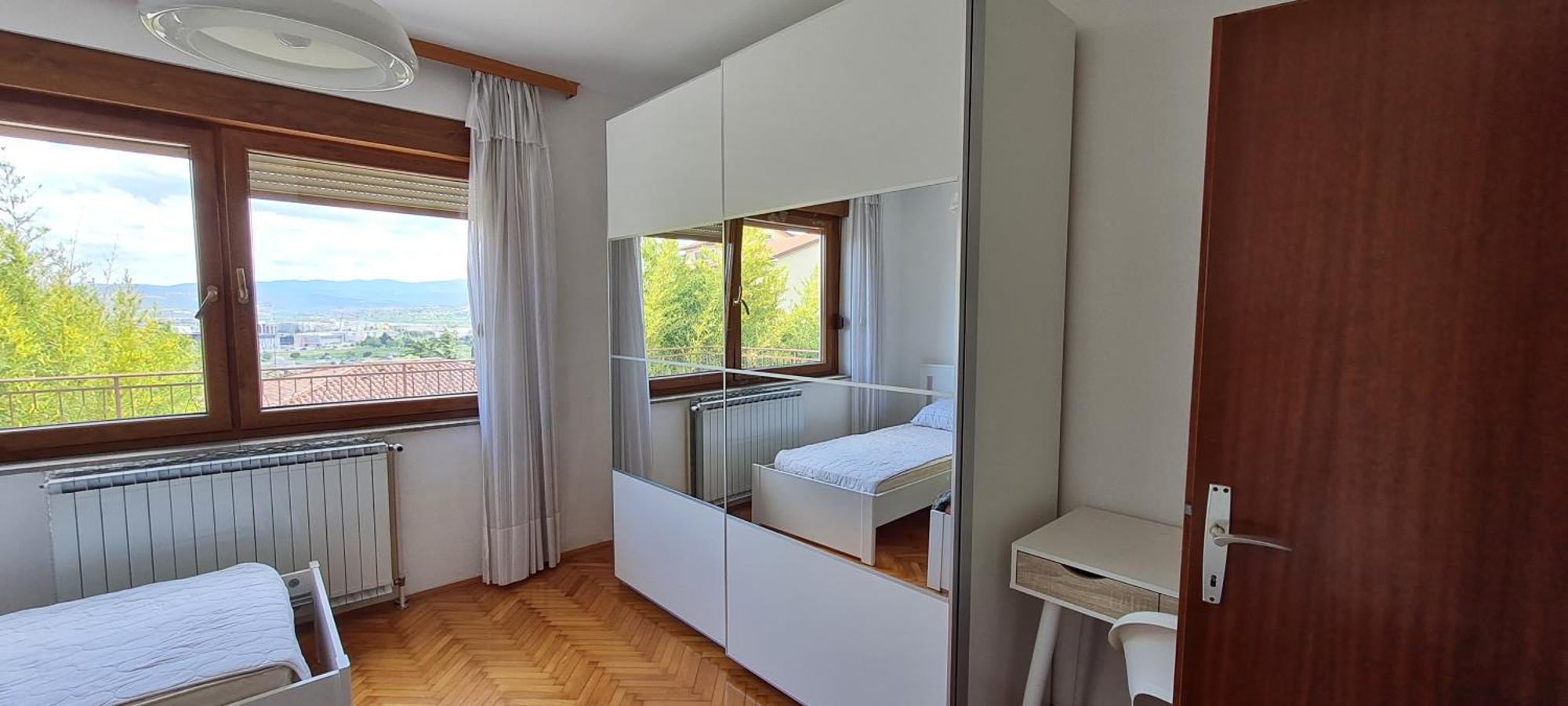 Apartment By The Castle Копер Екстериор снимка