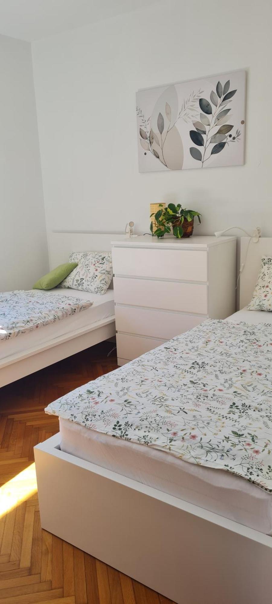 Apartment By The Castle Копер Екстериор снимка