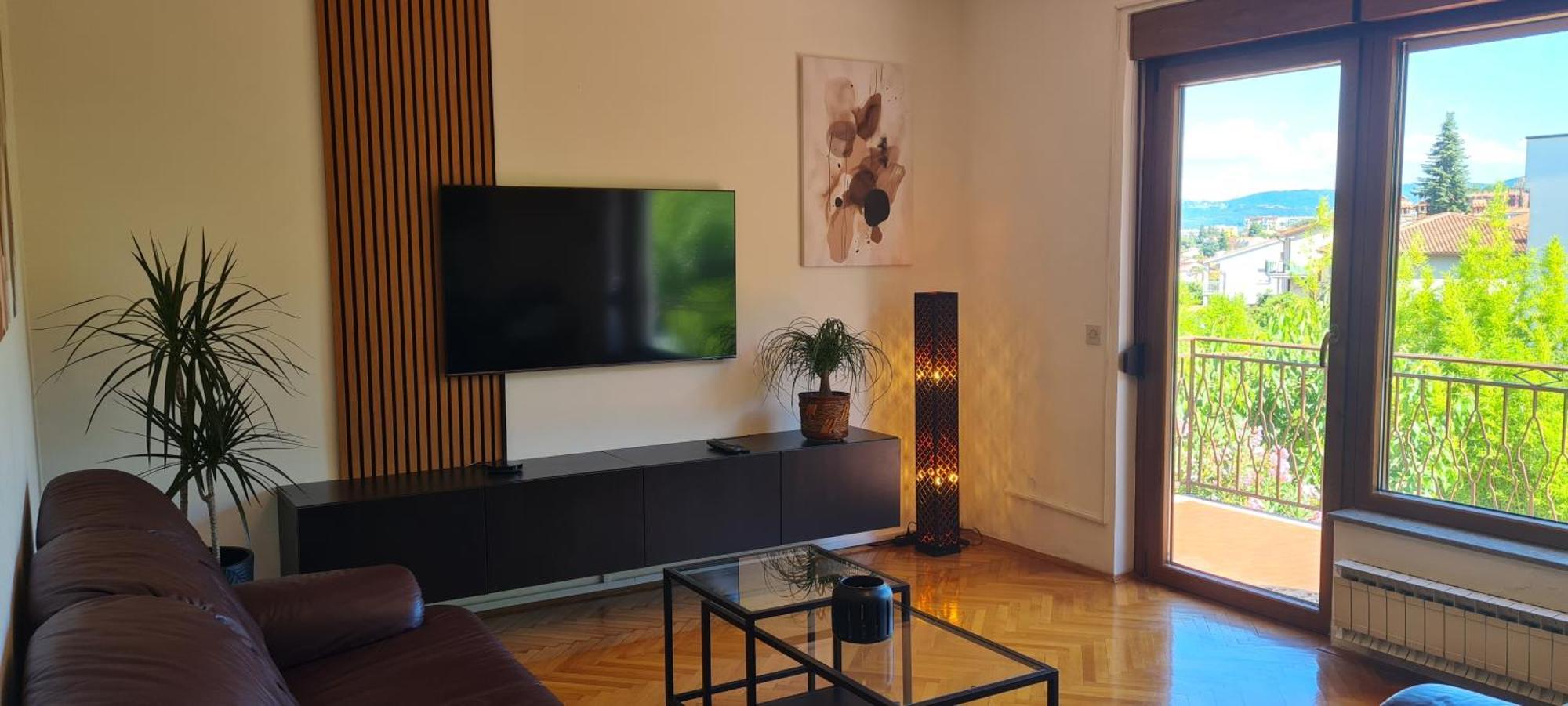 Apartment By The Castle Копер Екстериор снимка